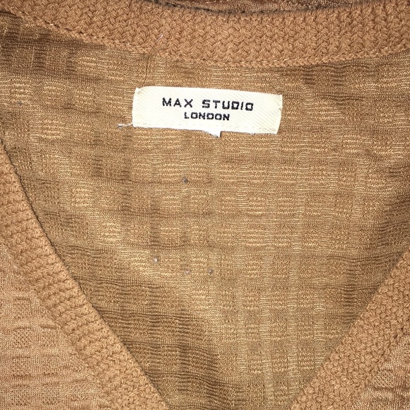Max Studio London Women's Tan V-Neck Beige Sweater | Size L - Picture 4 of 5